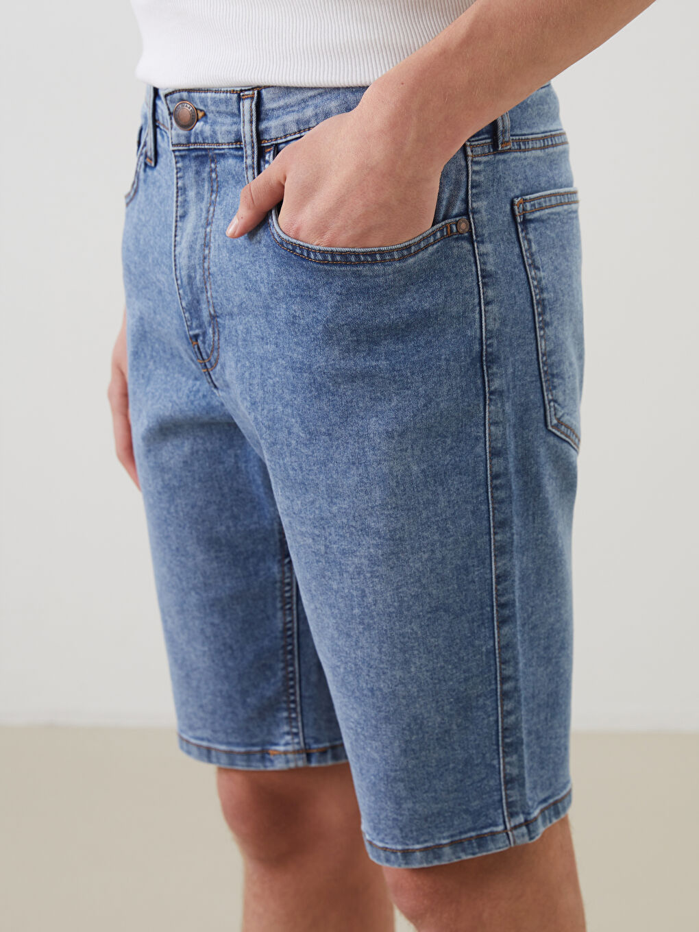 LC Waikiki Slim Fit Men's Denim Shorts -S5MD22Z8-H45