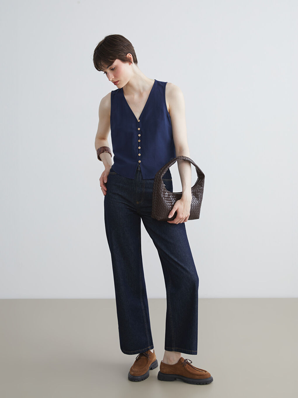 Lacivert V Yaka Keten Karışımlı Kadın Klasik Yelek-1