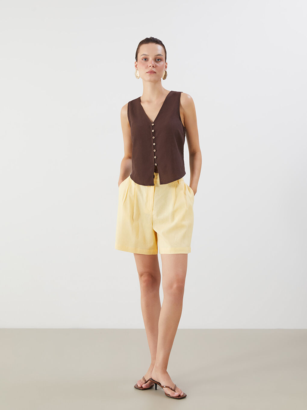 Kahverengi V Yaka Keten Karışımlı Kadın Klasik Yelek-1