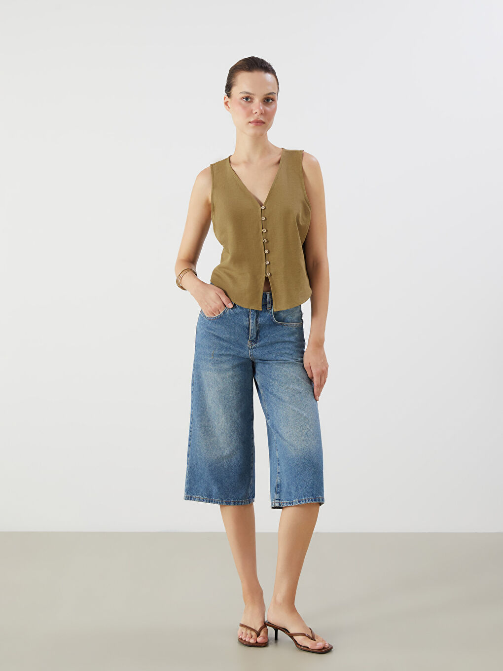 Haki V Yaka Keten Karışımlı Kadın Klasik Yelek-1