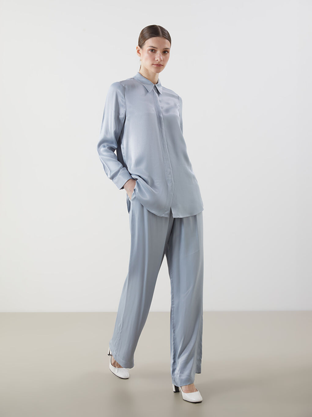 Mavi Beli Lastikli Geniş Paça Kadın Pantolon