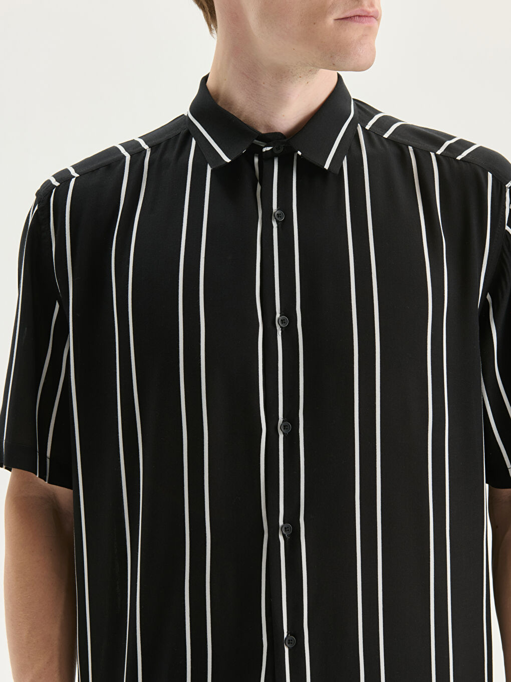 Siyah Regular Fit Kısa Kollu Erkek Gömlek-3