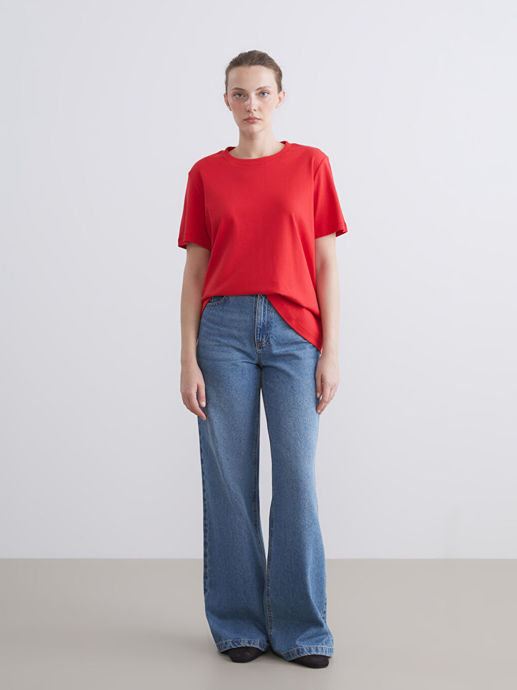 Kırmızı Bisiklet Yaka Kadın Tişört-1