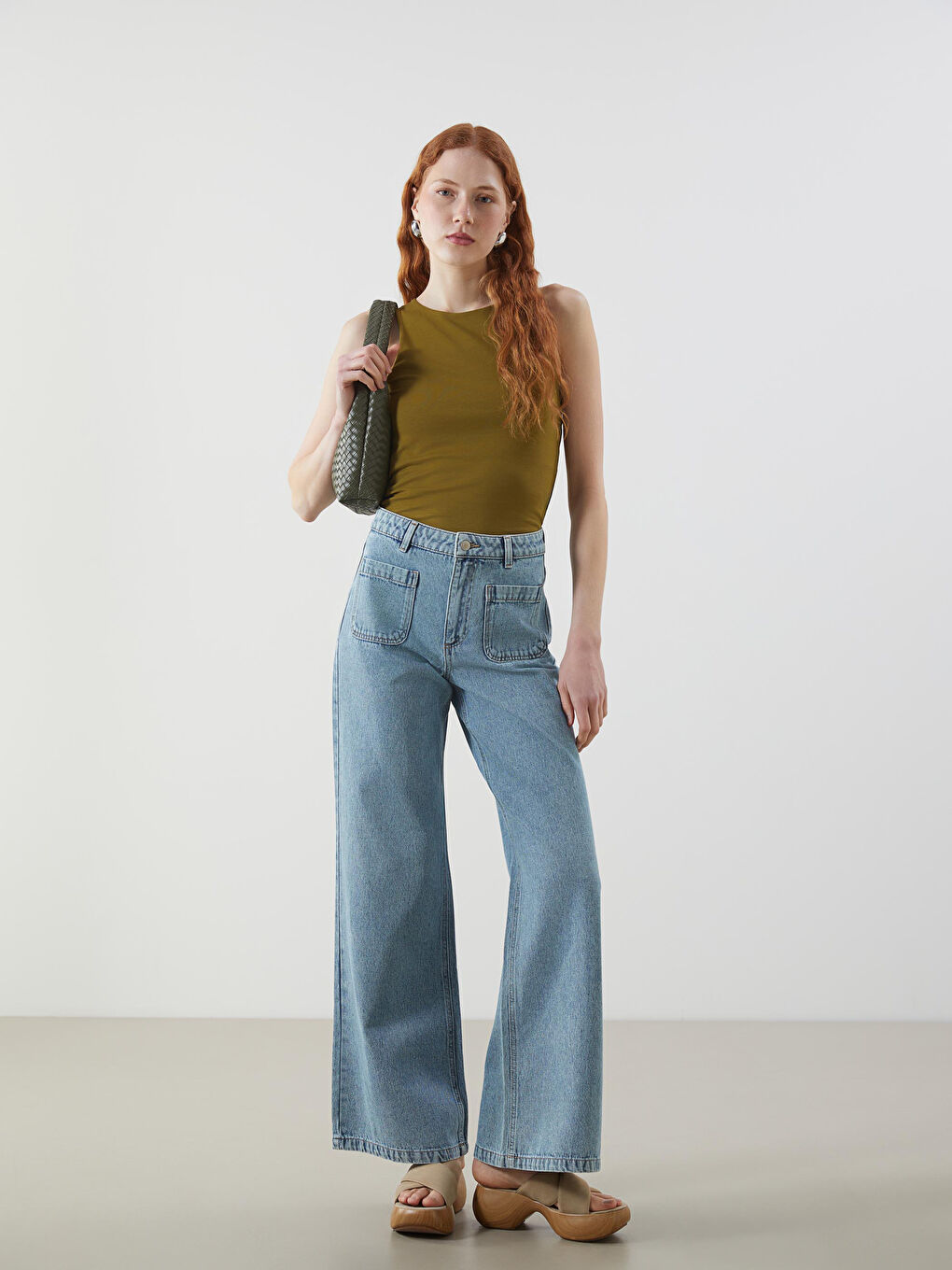 Haki Bisiklet Yaka Kadın Atlet-1