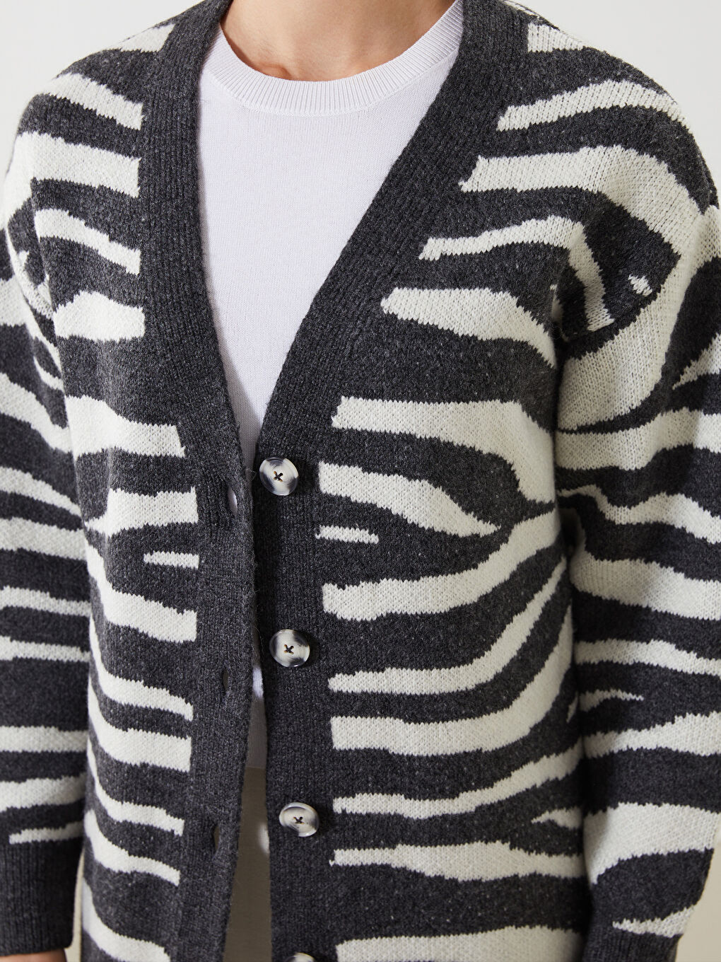 V-Neck Zebra Patterned Women’S Knit Cardigan -S5MG59Z8-MHS