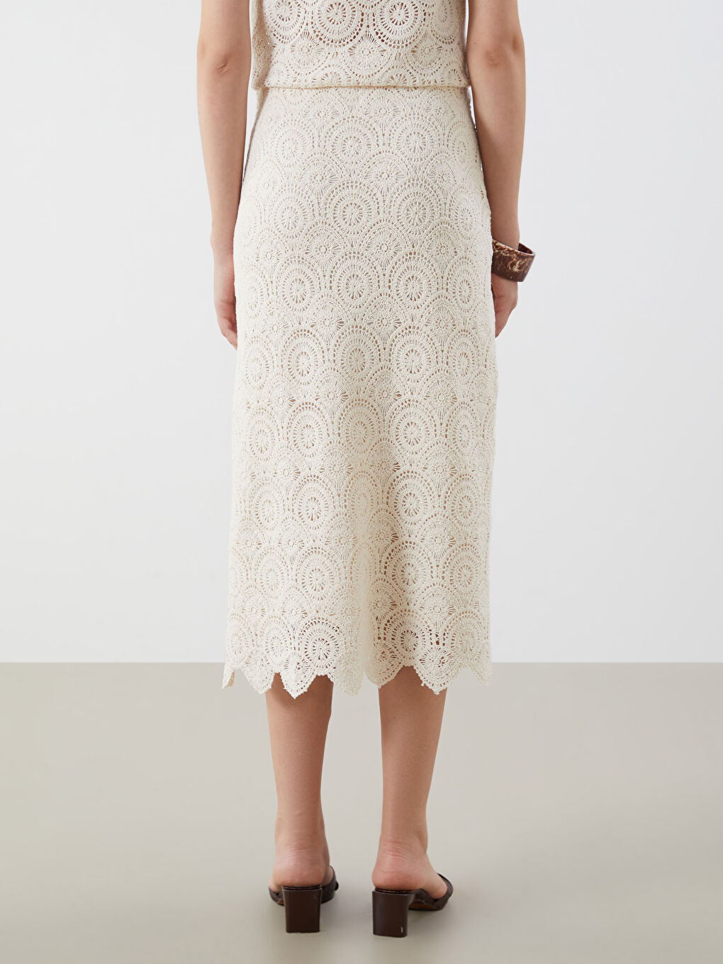 Ekru Beli Lastikli Ajurlu Kroşe Etek-3