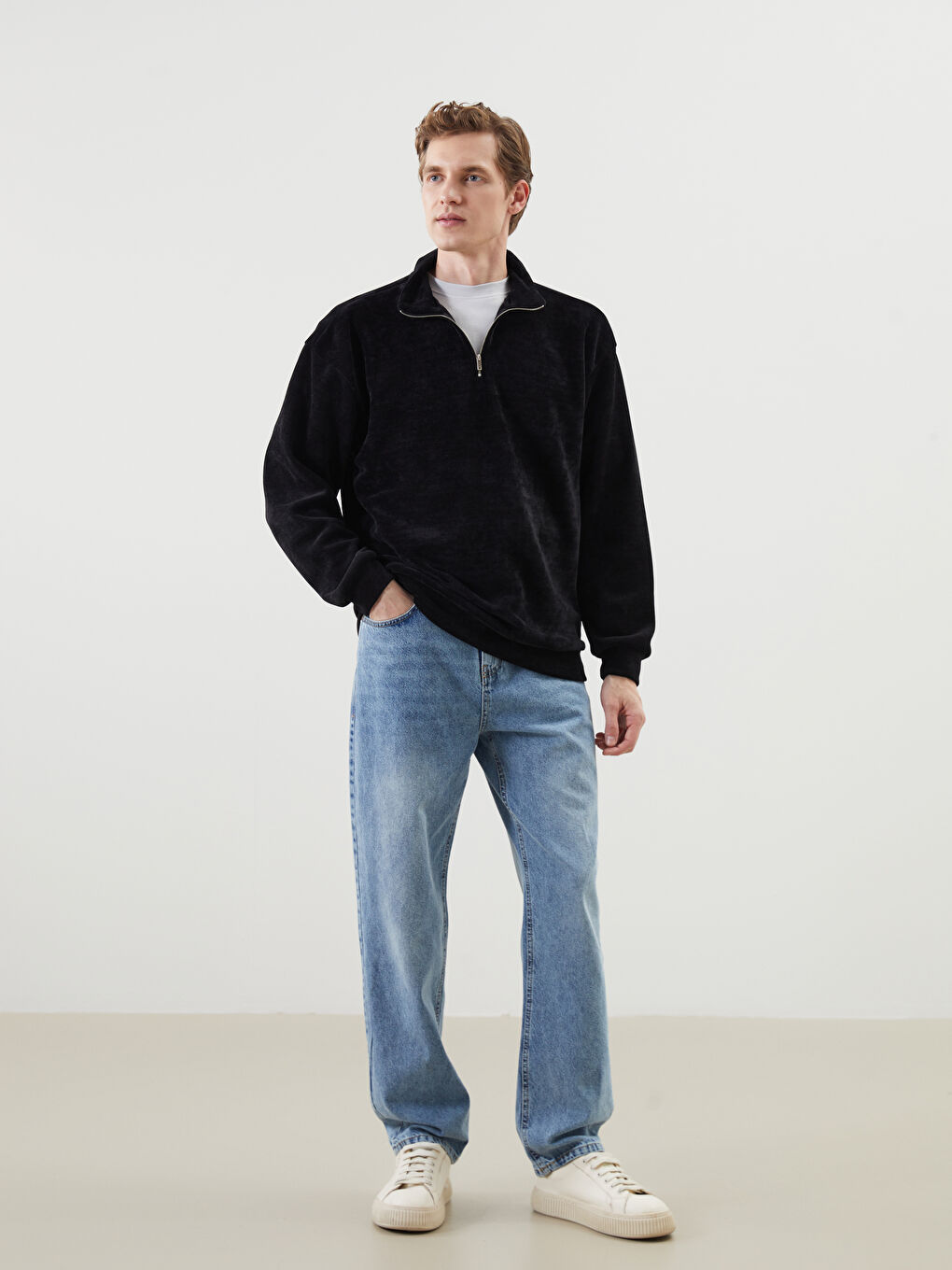 Siyah Dik Yaka Erkek Sweatshirt-1