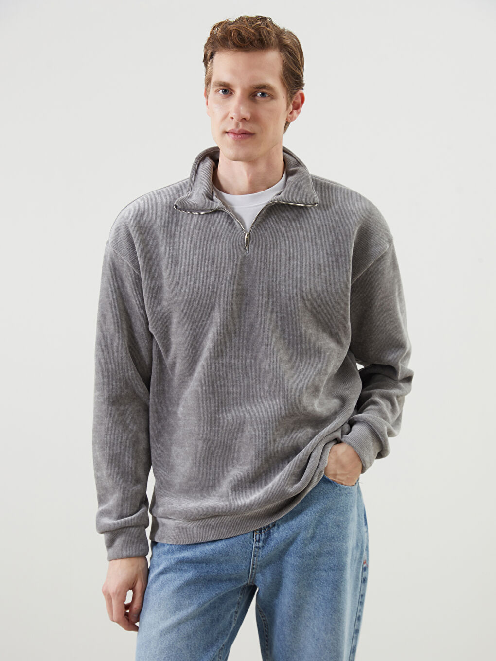 Gri Dik Yaka Erkek Sweatshirt