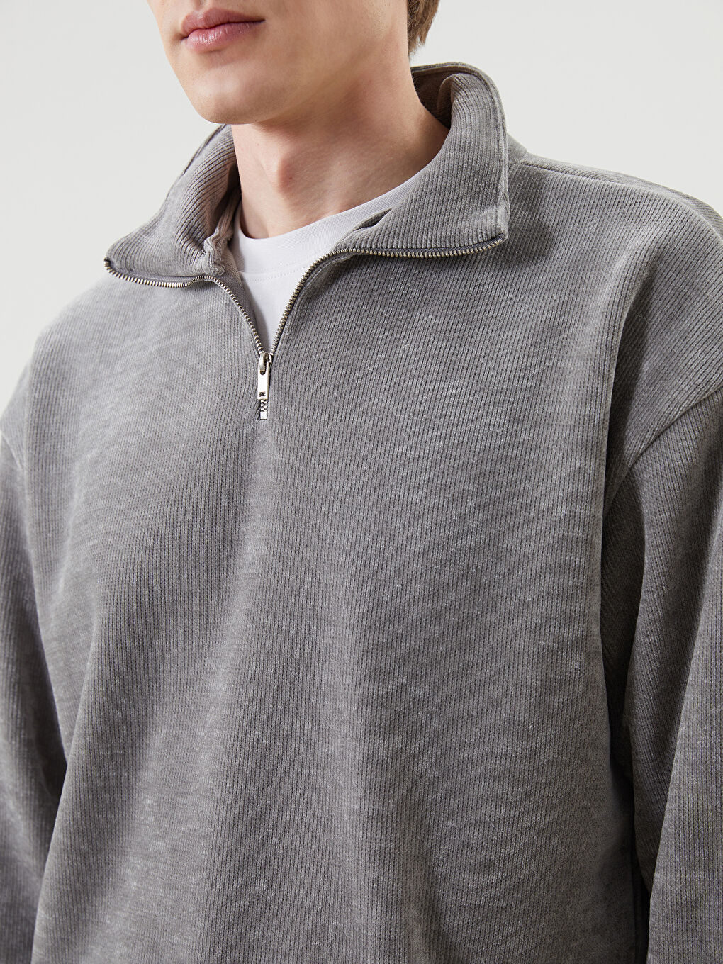 Gri Dik Yaka Erkek Sweatshirt-2