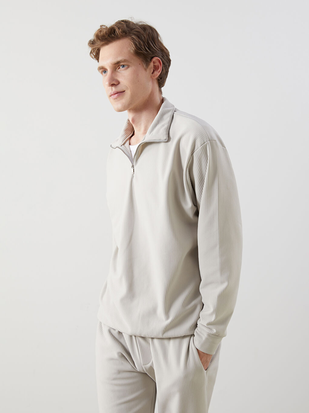 Gri Dik Yaka Erkek Sweatshirt