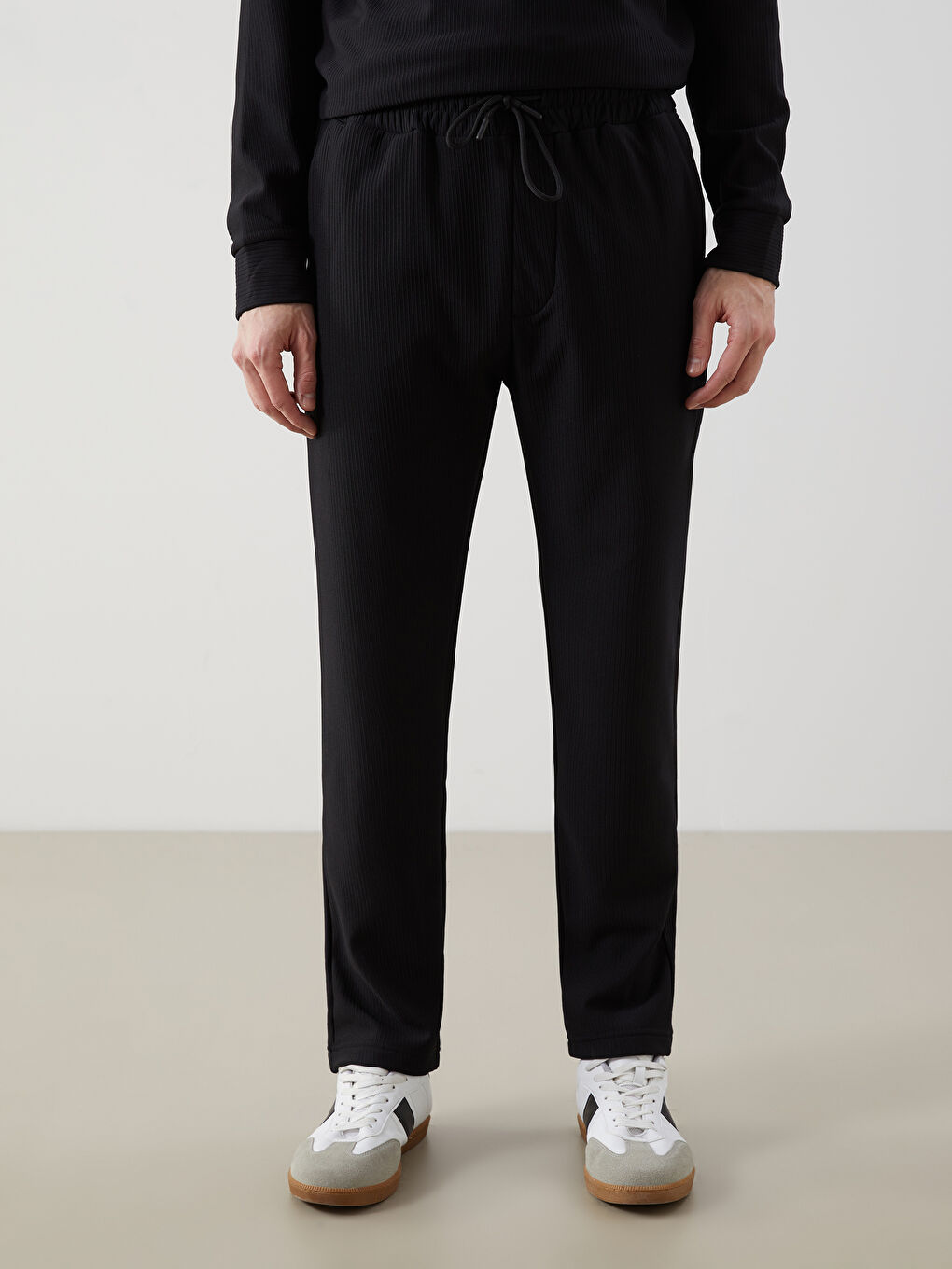 Siyah Standart Kalıp Erkek Eşofman Altı-1