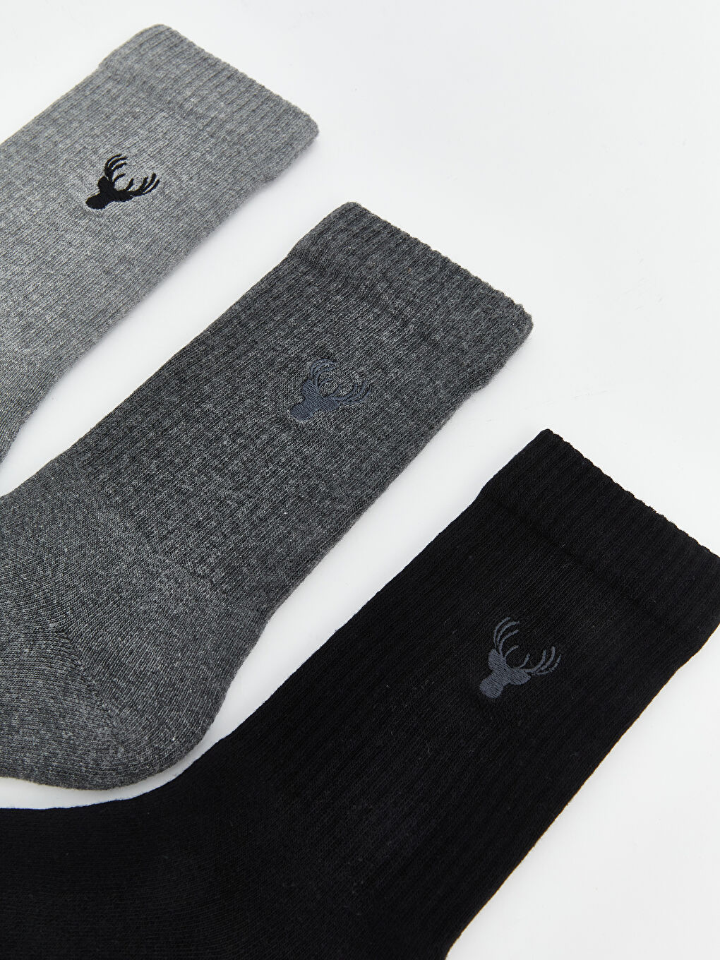 Embroidered Men's Ankle Socks 3-packs-1