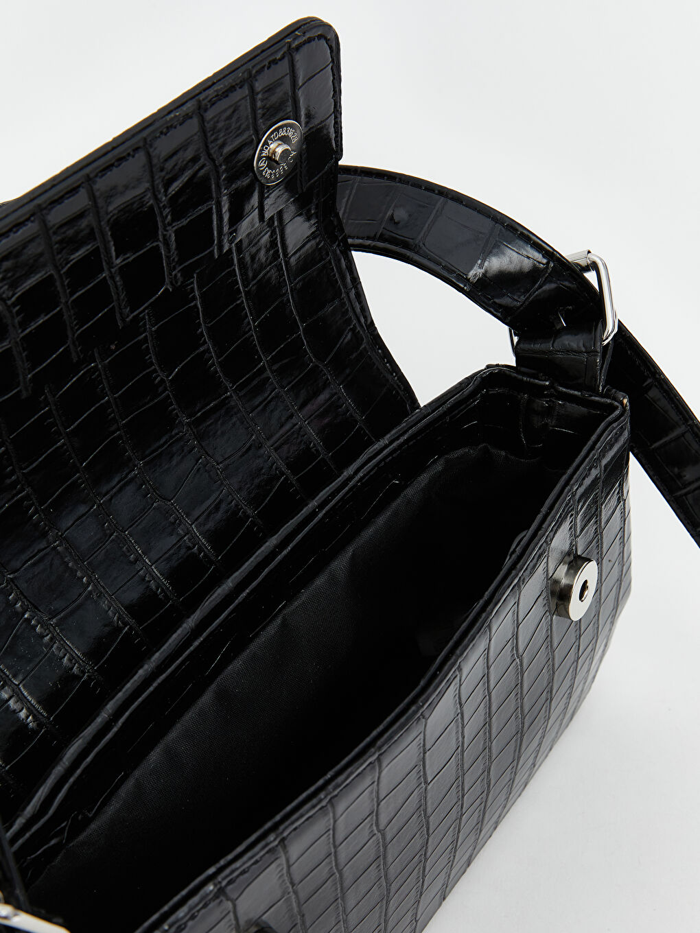 Siyah Deri Görünümlü Kroko Desenli Kadın Kol Çantası-2