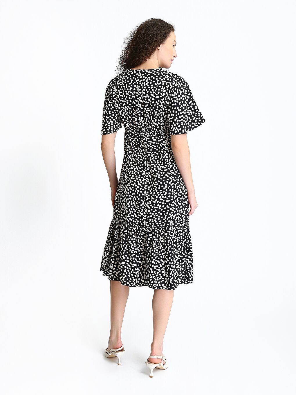 Robe à Manches Courtes à Motifs avec Encolure en V pour Femmes-4