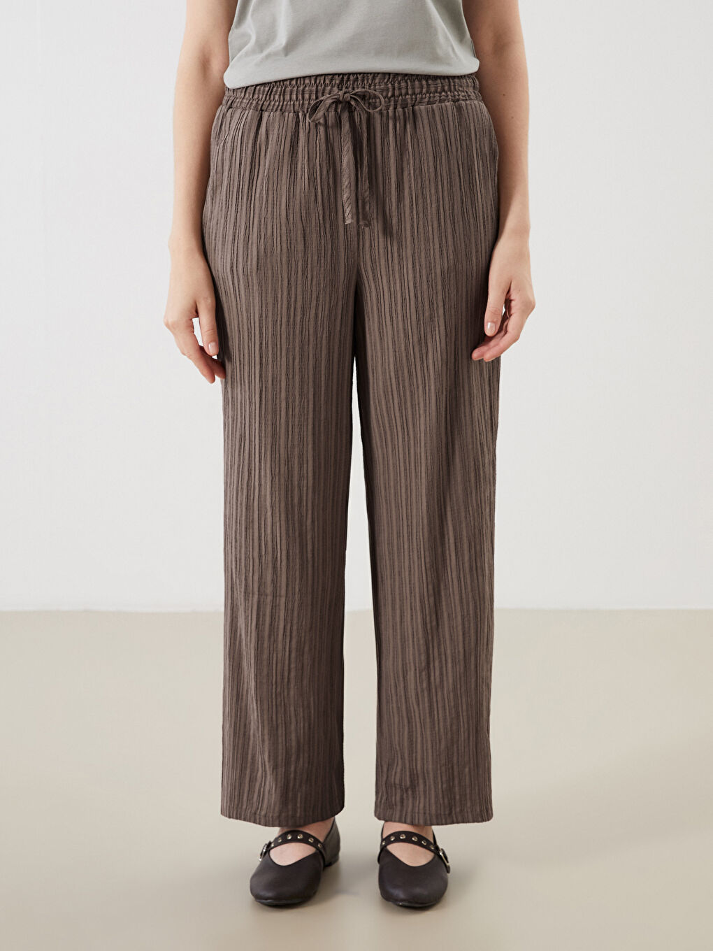 Kahverengi Beli Lastikli Dokulu Kadın Pantolon-1