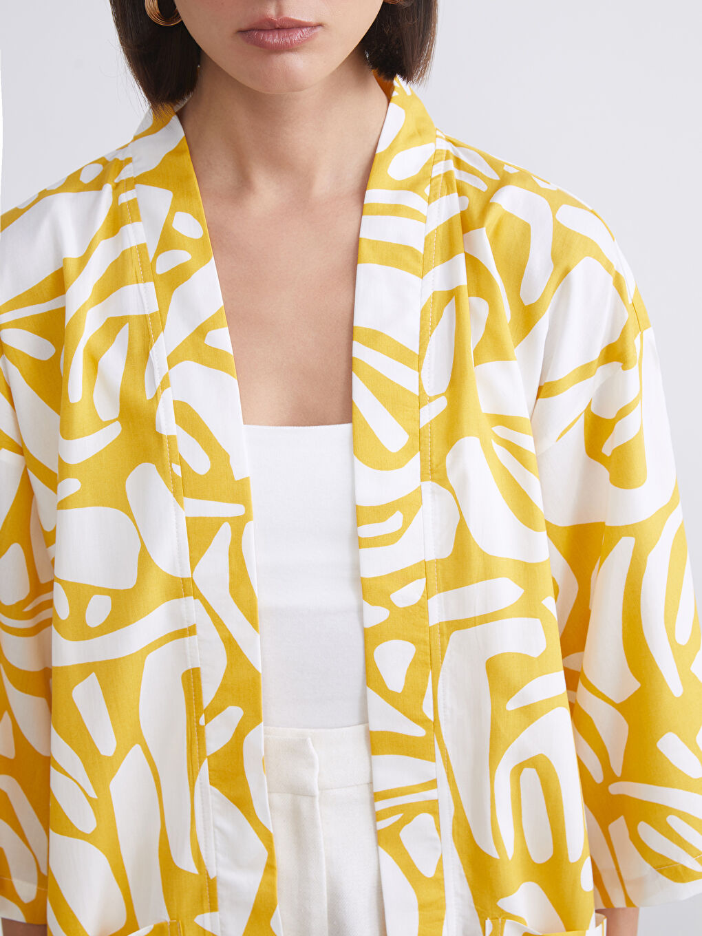 Shawl Collar Floral Oversize Women's Kimono-2