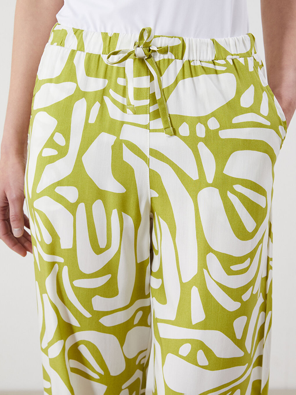Elasticated Waist Floral Women's Trousers-2