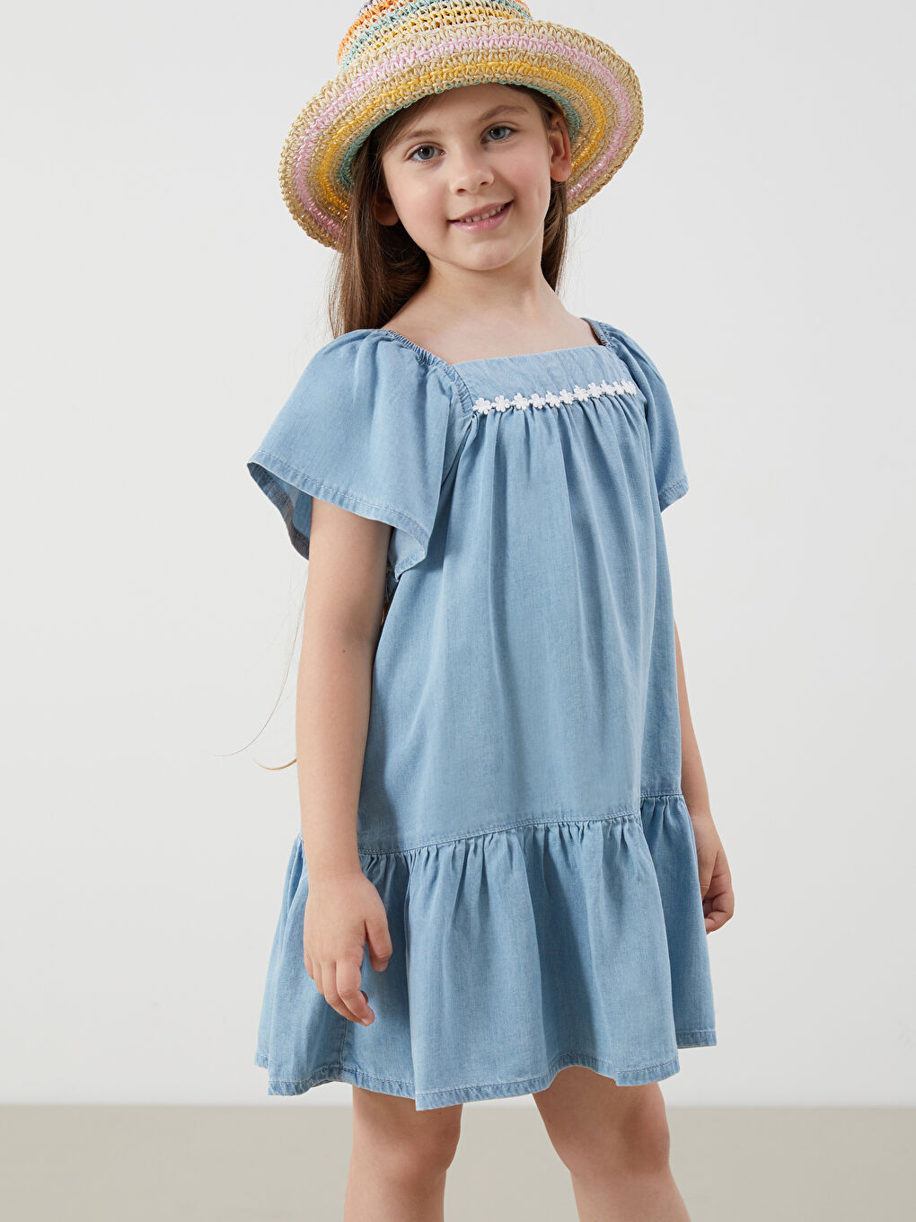Mavi Çiçek Nakışlı Kız Çocuk Jean Elbise-1