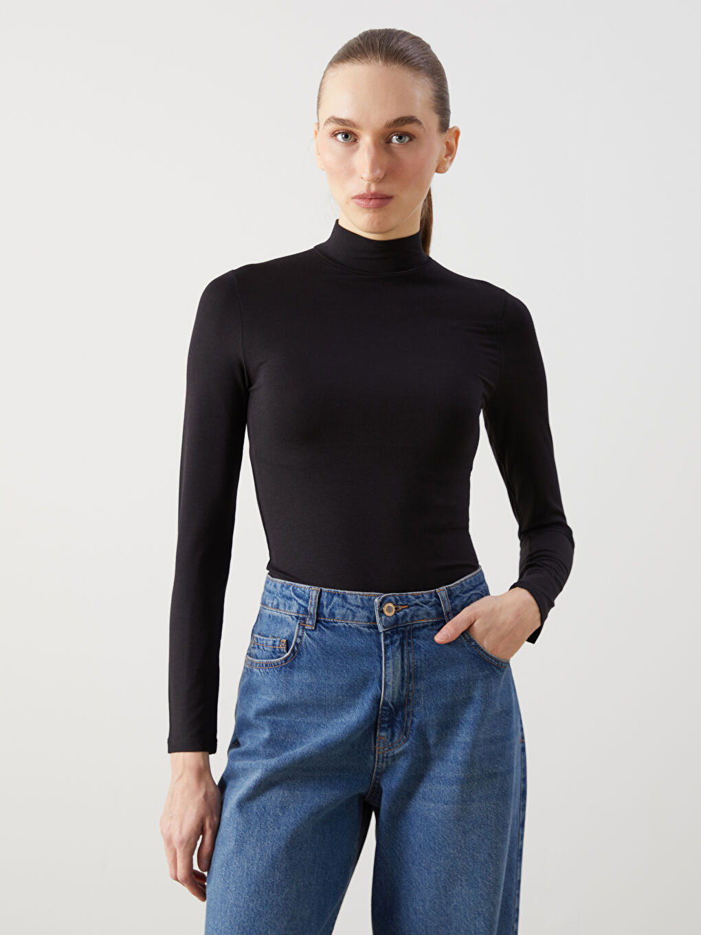 LCWAIKIKI Classic Siyah Dik Yaka Kadın Body