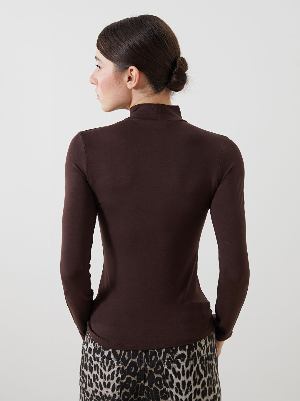 Kahverengi Dik Yaka Kadın Body-3