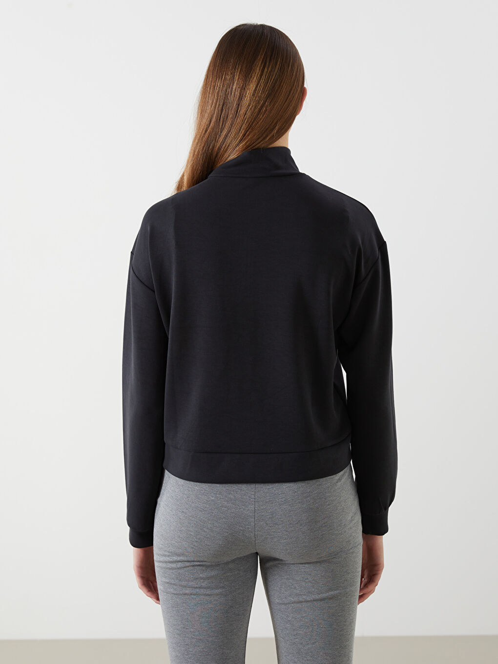 Siyah Dik Yaka Kadın Sweatshirt-3