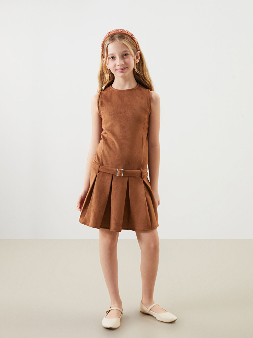 Kahverengi Bisiklet Yaka Kız Çocuk Süet Elbise-1
