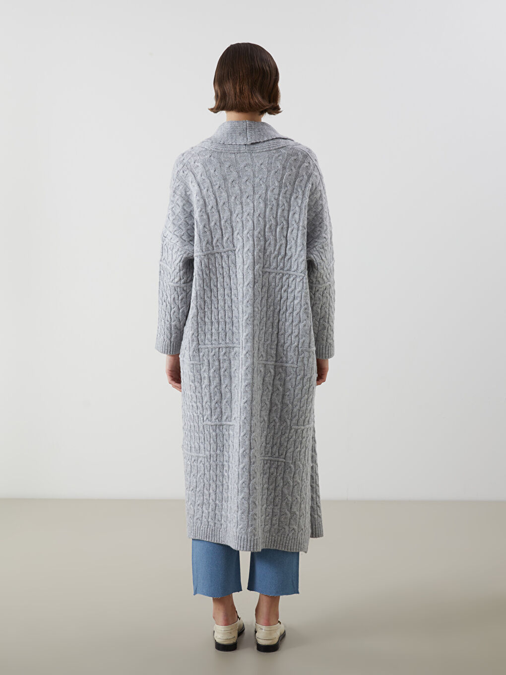 Gri Şal Yaka Kendinden Desenli Oversize Kadın Triko Hırka-3