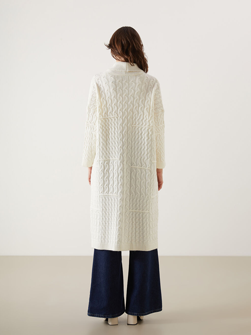 Ekru Şal Yaka Kendinden Desenli Oversize Kadın Triko Hırka-3