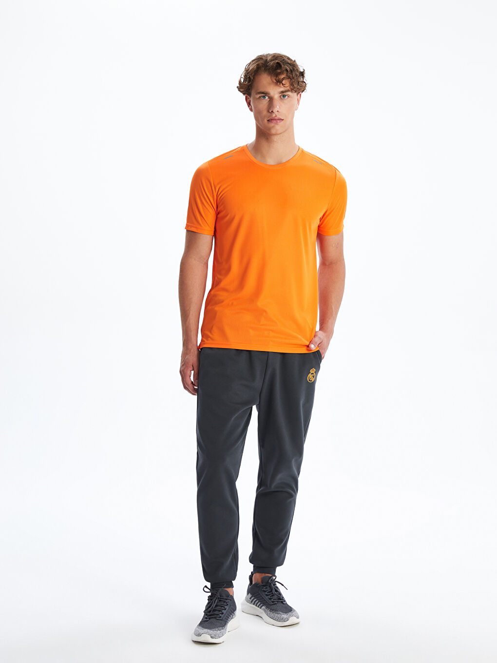 تەرەکسوتی غارغارێنی چاپکراوی رەئال مەدرید باریک بۆ پیاوان