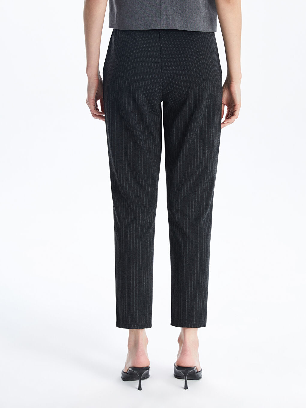 LCWAIKIKI Classic Gri Beli Lastikli Çizgili Kadın Pantolon - 3