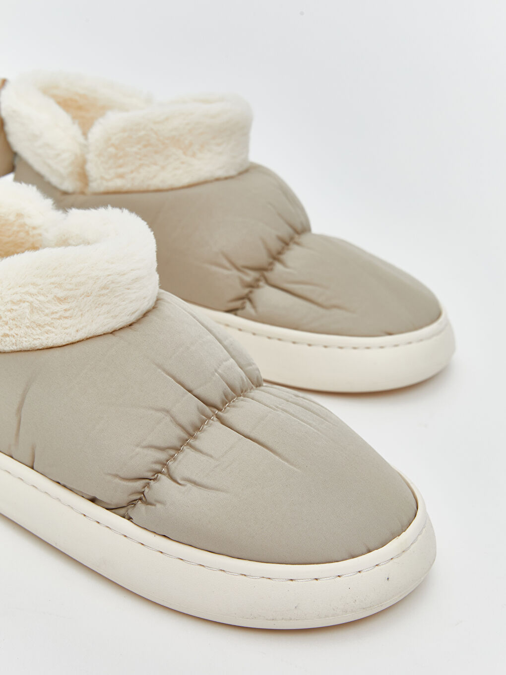 Bej Pelüş Kadın Ev Ayakkabısı-2