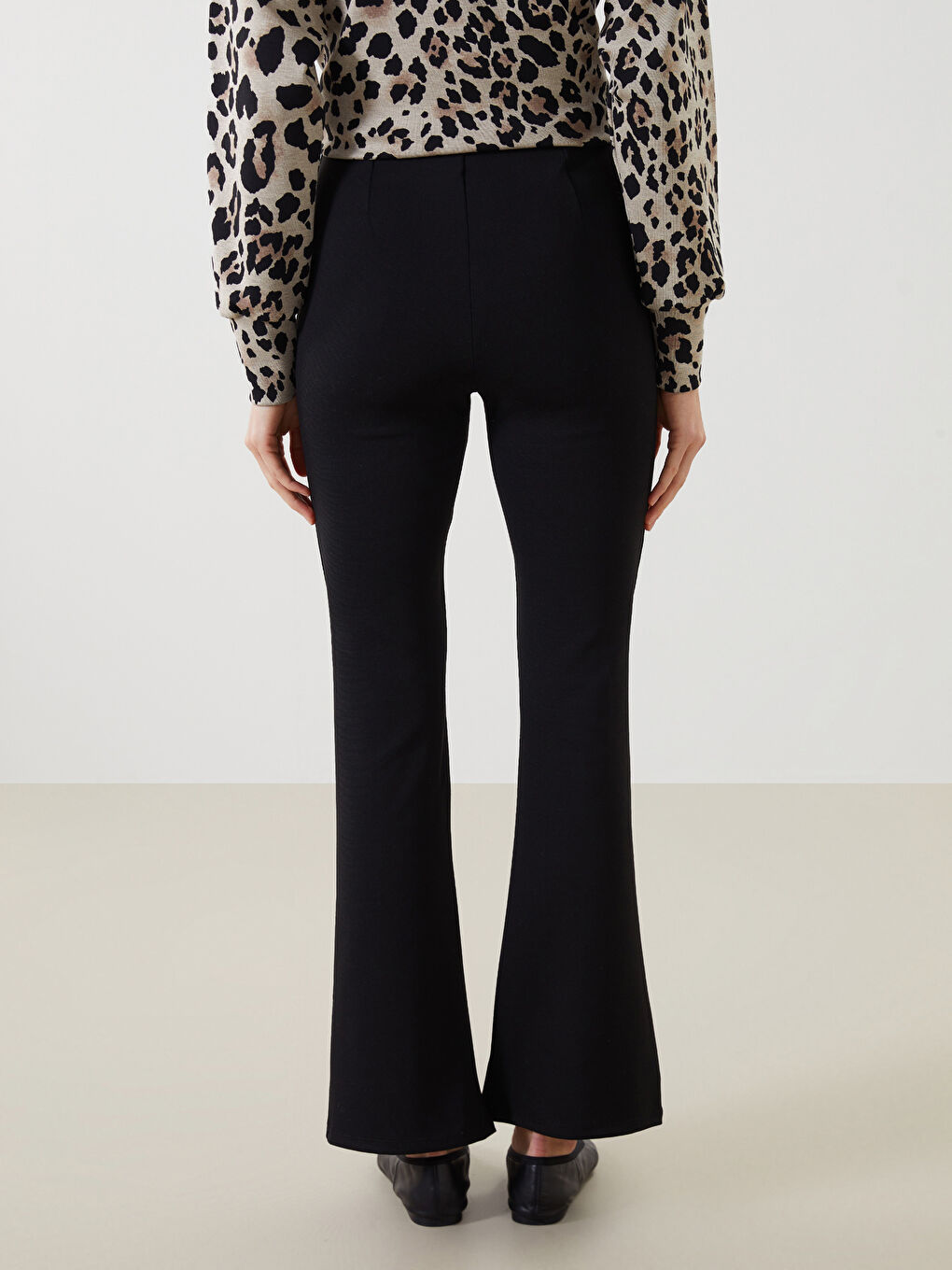 Women's Trousers with Elastic Waist and Flared Leg-7