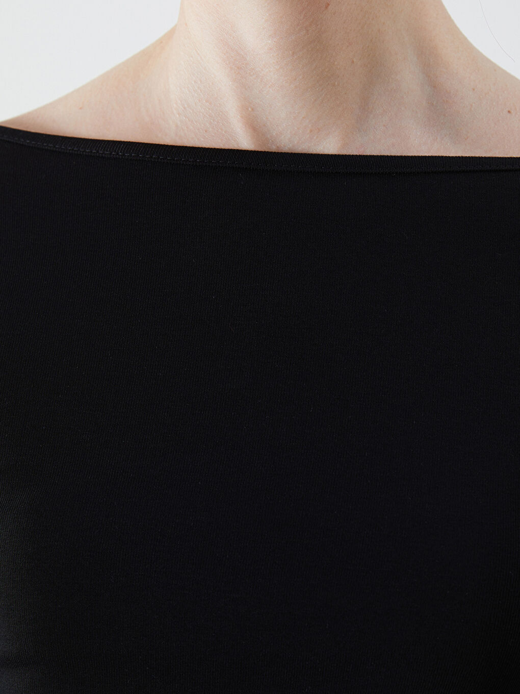 LCWAIKIKI Classic Siyah Kayık Yaka Kadın Body - 2
