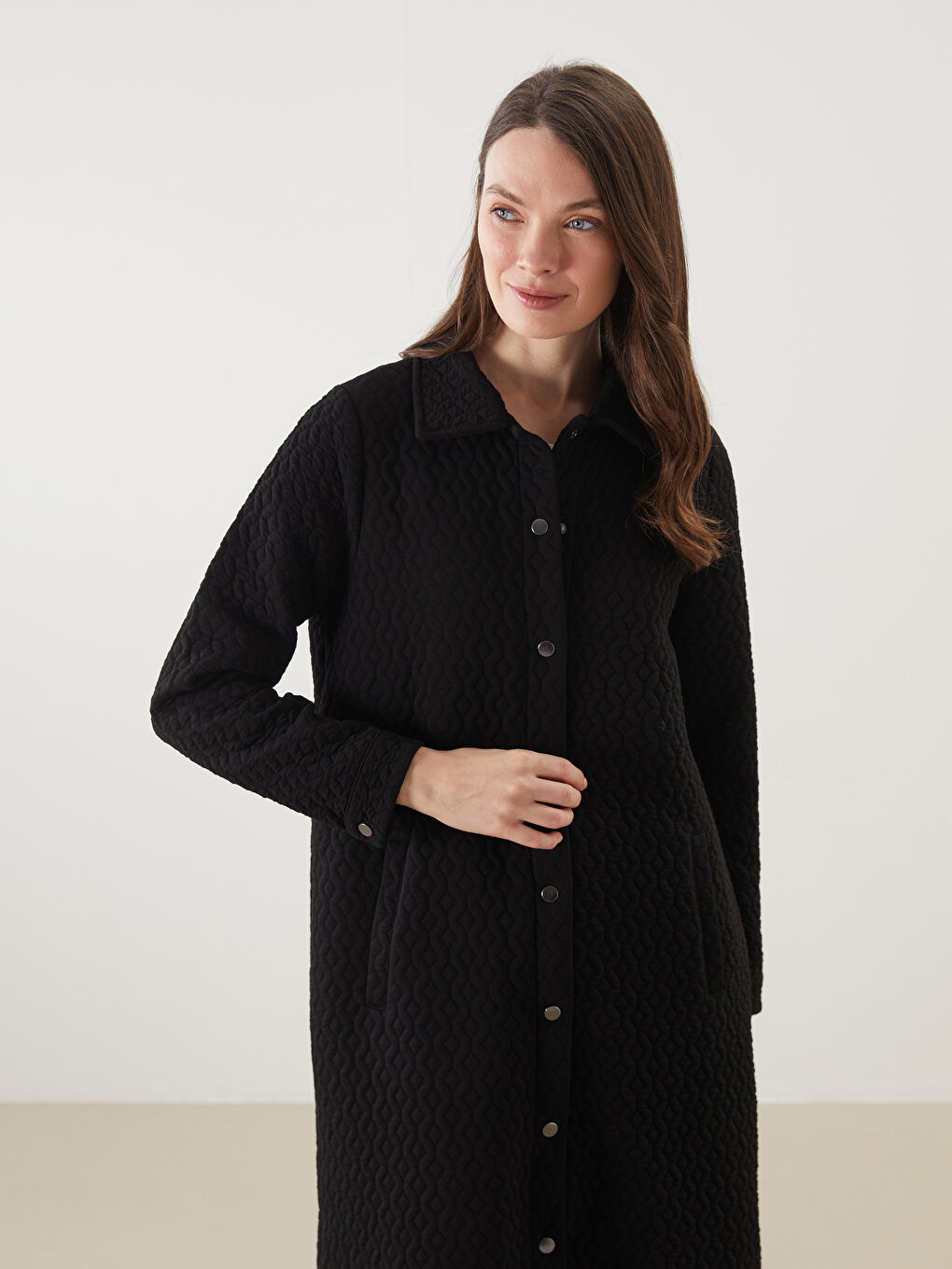 Siyah Gömlek Yaka Kadın Ferace-1