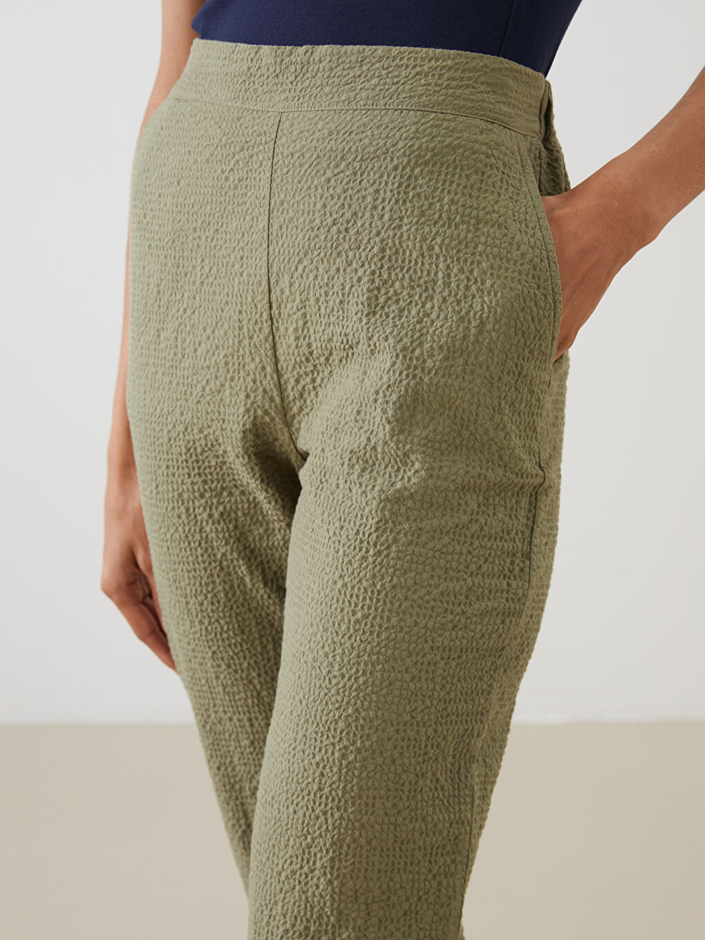 Haki Beli Lastikli Havuç Kesim Kadın Pantolon-2