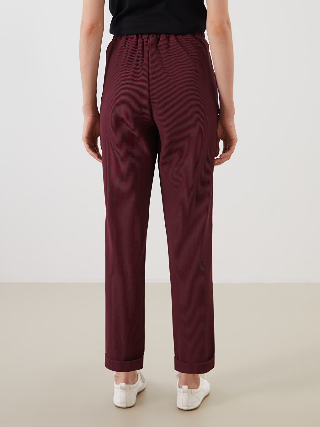 LCW Modest Elasticated Waist Textured Carrot Fit Women's Trousers -S5MS65Z8-HQT
