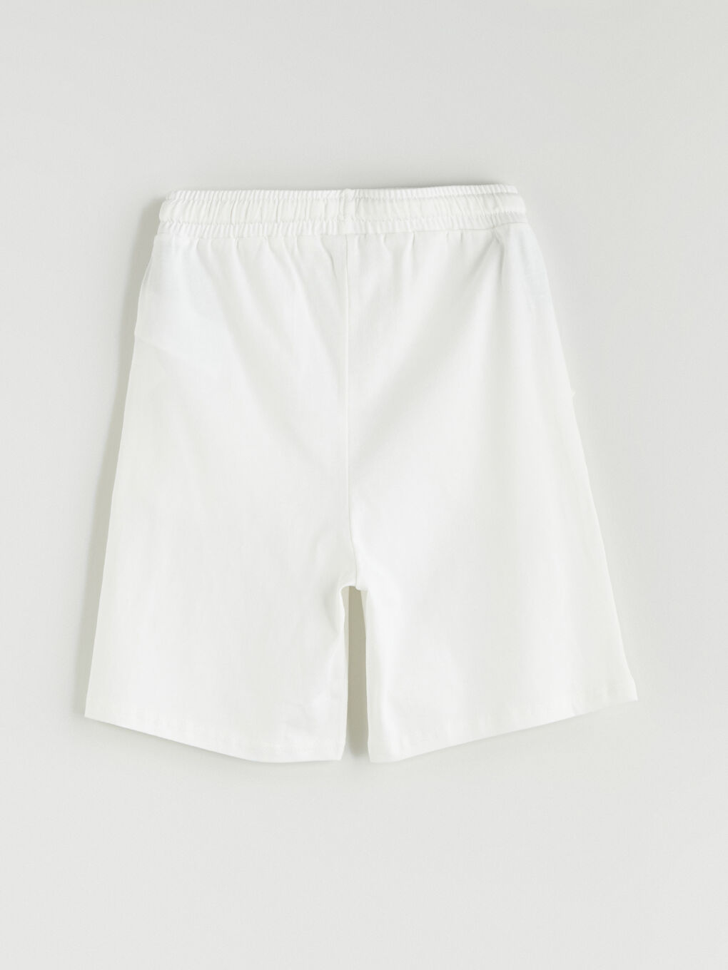 Beyaz Beli Lastikli Erkek Çocuk Baskılı Şort-1