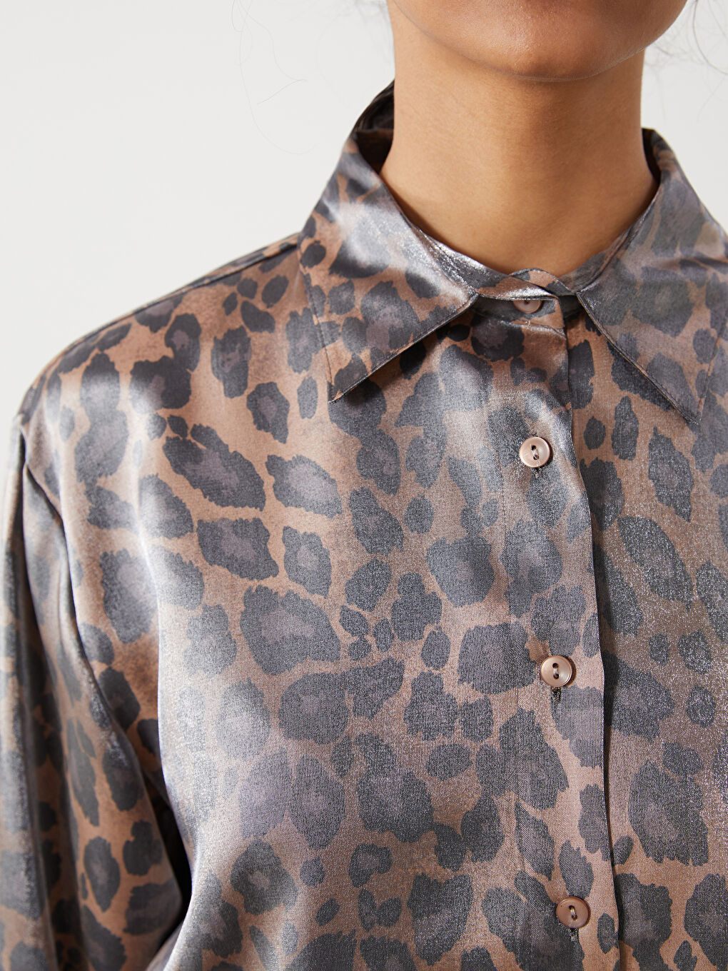 Kahverengi Leopar Desenli Oversize Saten Kadın Gömlek Tunik-2