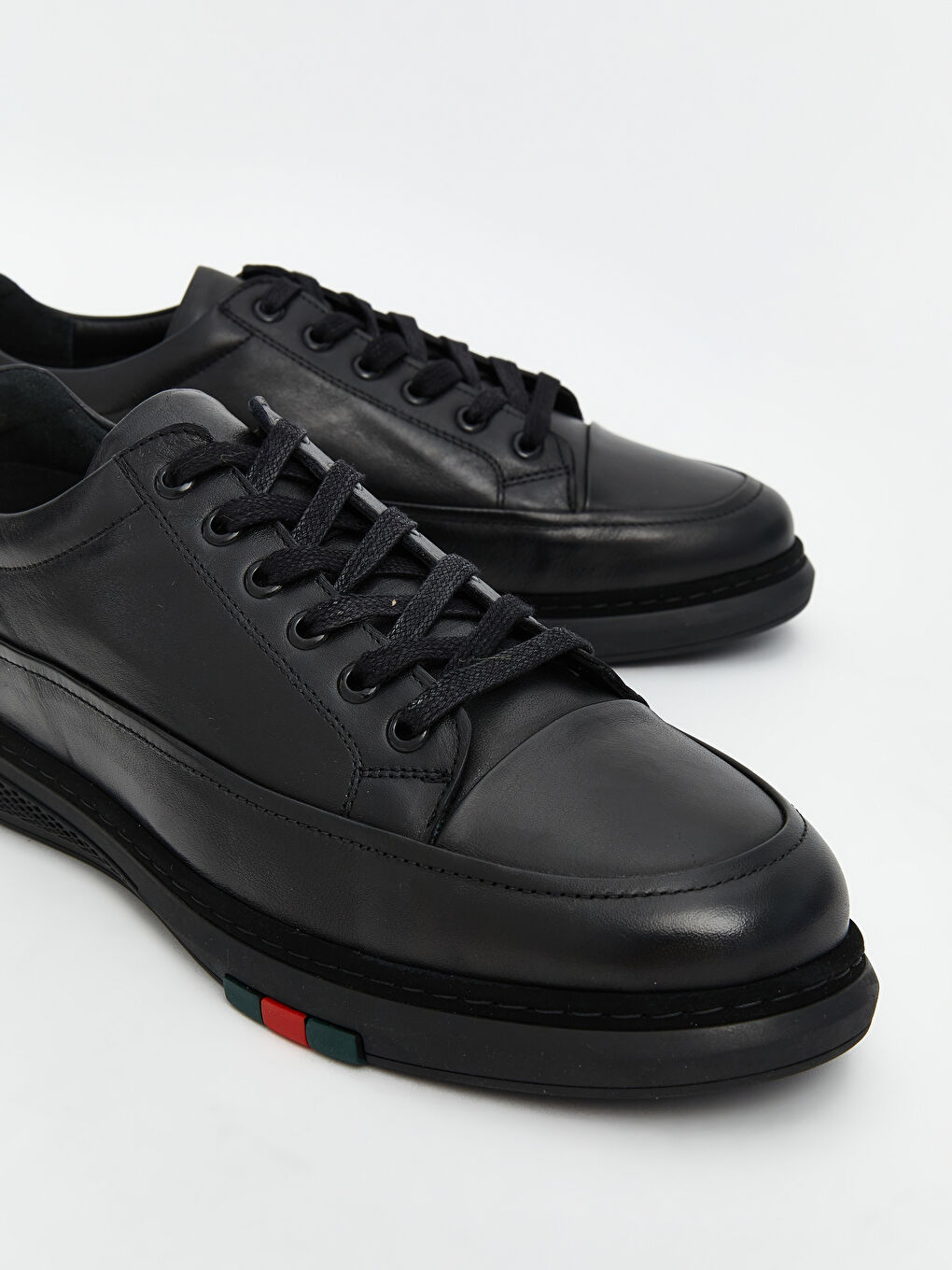 Siyah Bağcıklı Erkek Spor Ayakkabı-2