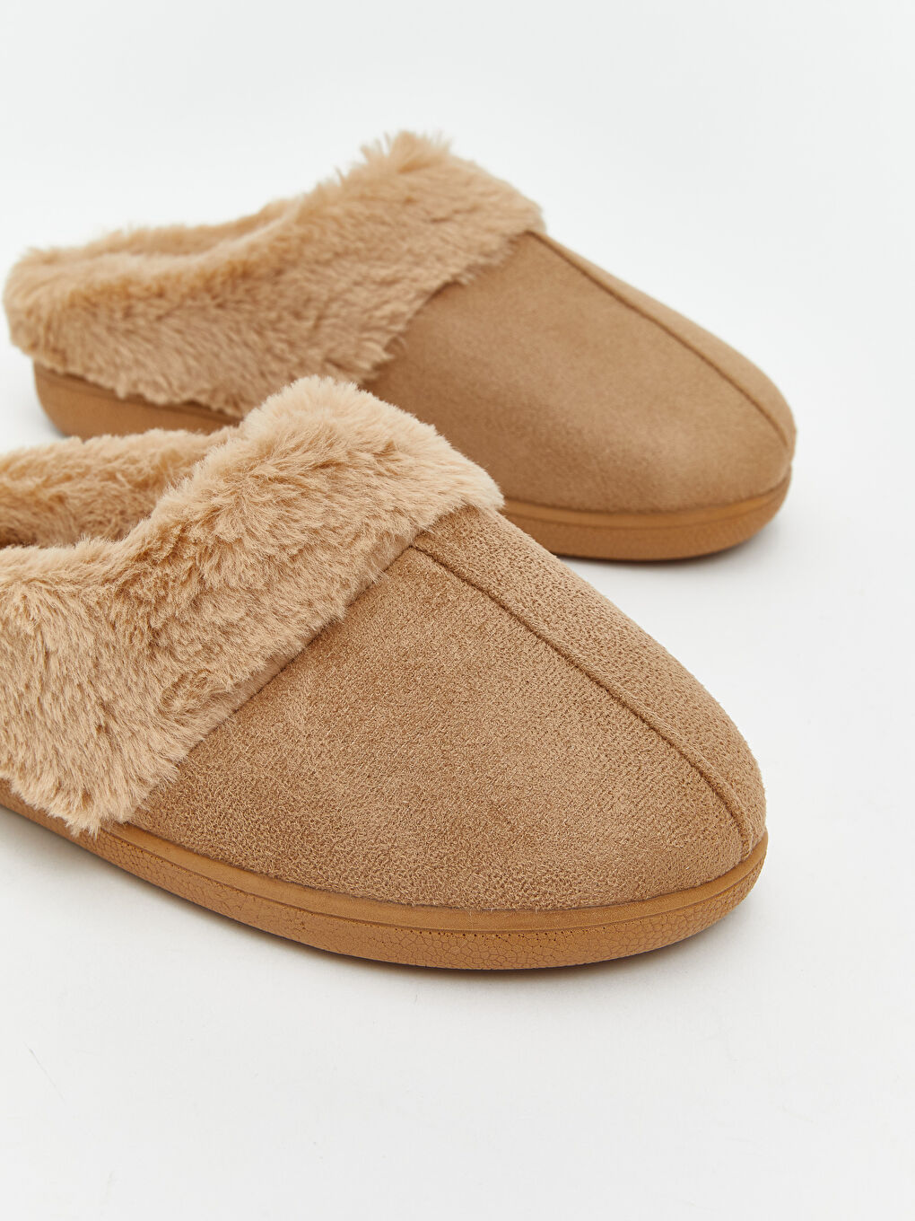 Bej İçi Kürklü Kız Çocuk Ev Terliği-2