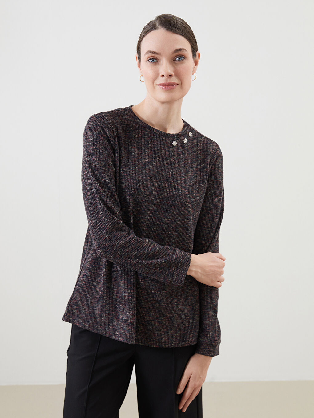 Siyah Bisiklet Yaka Taşlı Kadın Bluz