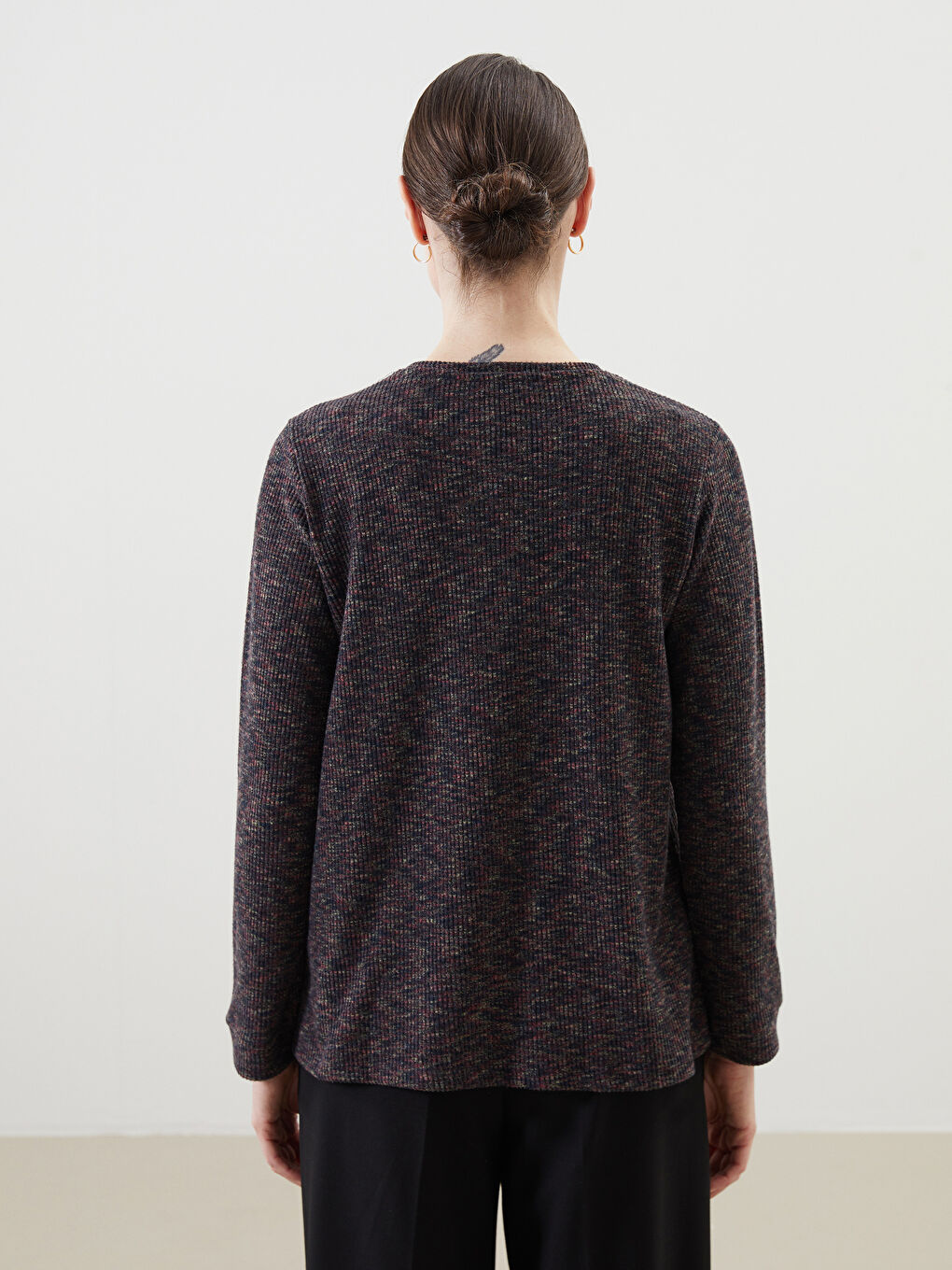 Siyah Bisiklet Yaka Taşlı Kadın Bluz-3