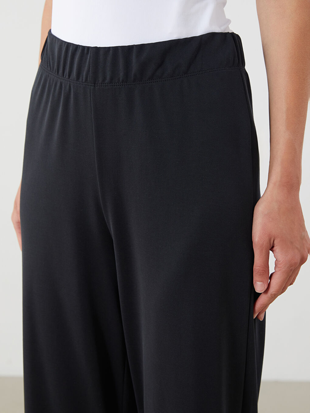 LCWAIKIKI Classic Elasticated Waist Modal Blend Women's Trousers -S5MY97Z8-CVL