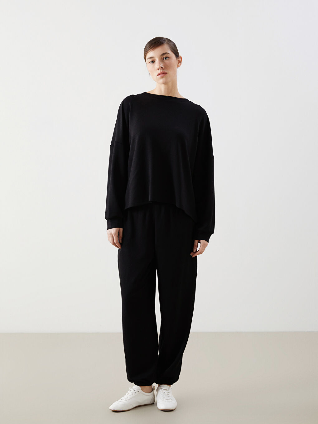 Crew Neck Women's Sweatshirt -S5N016Z8-UP7