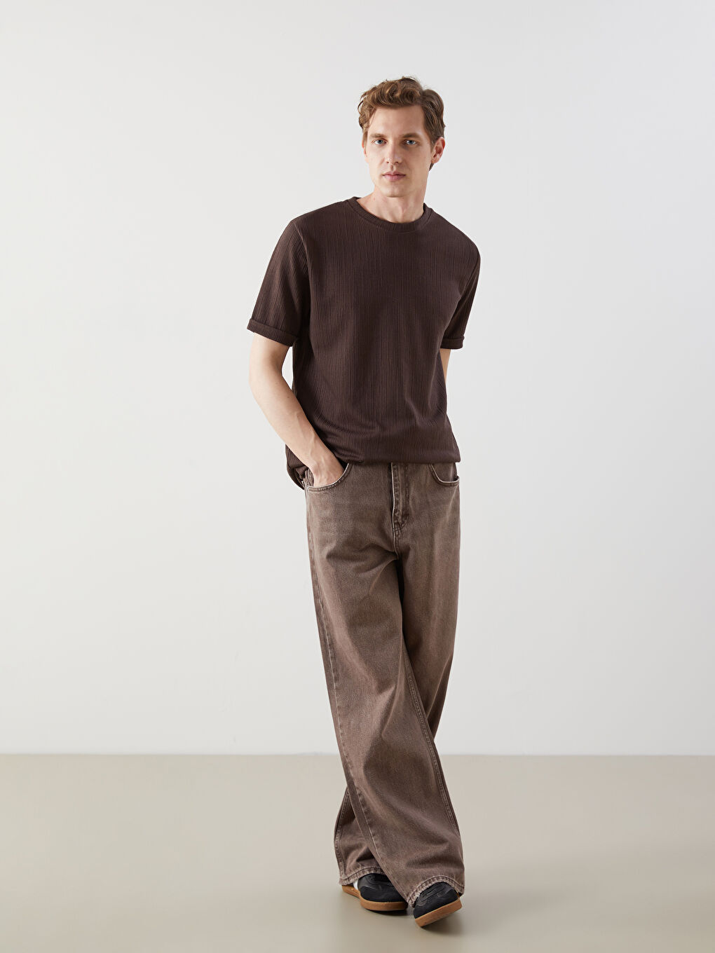 Kahverengi Bisiklet Yaka Kısa Kollu Erkek Tişört-1