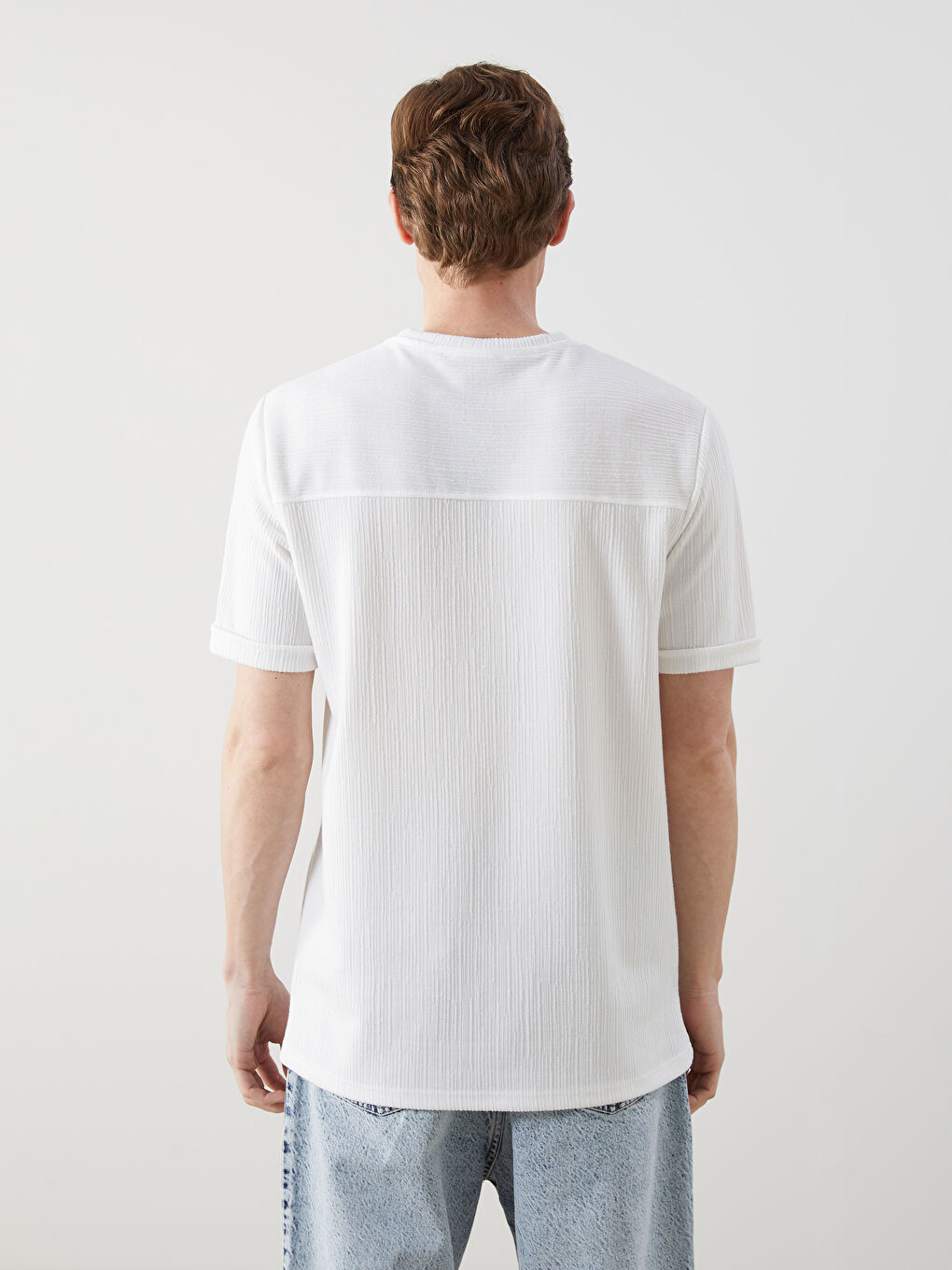 Beyaz Bisiklet Yaka Kısa Kollu Erkek Tişört-3