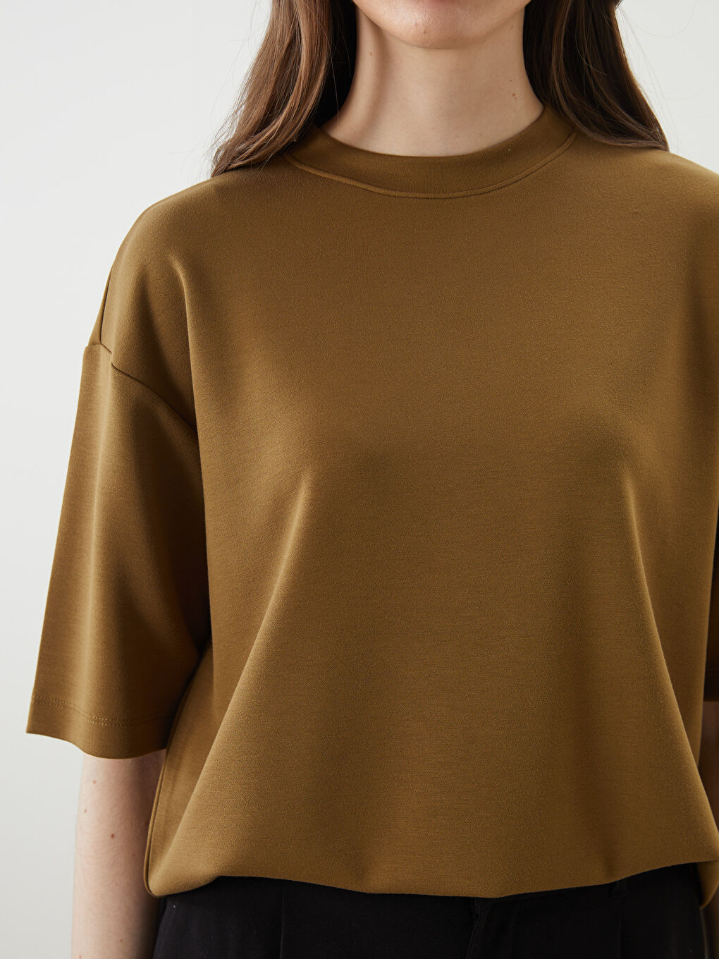 Haki Bisiklet Yaka Kadın Tişört-2