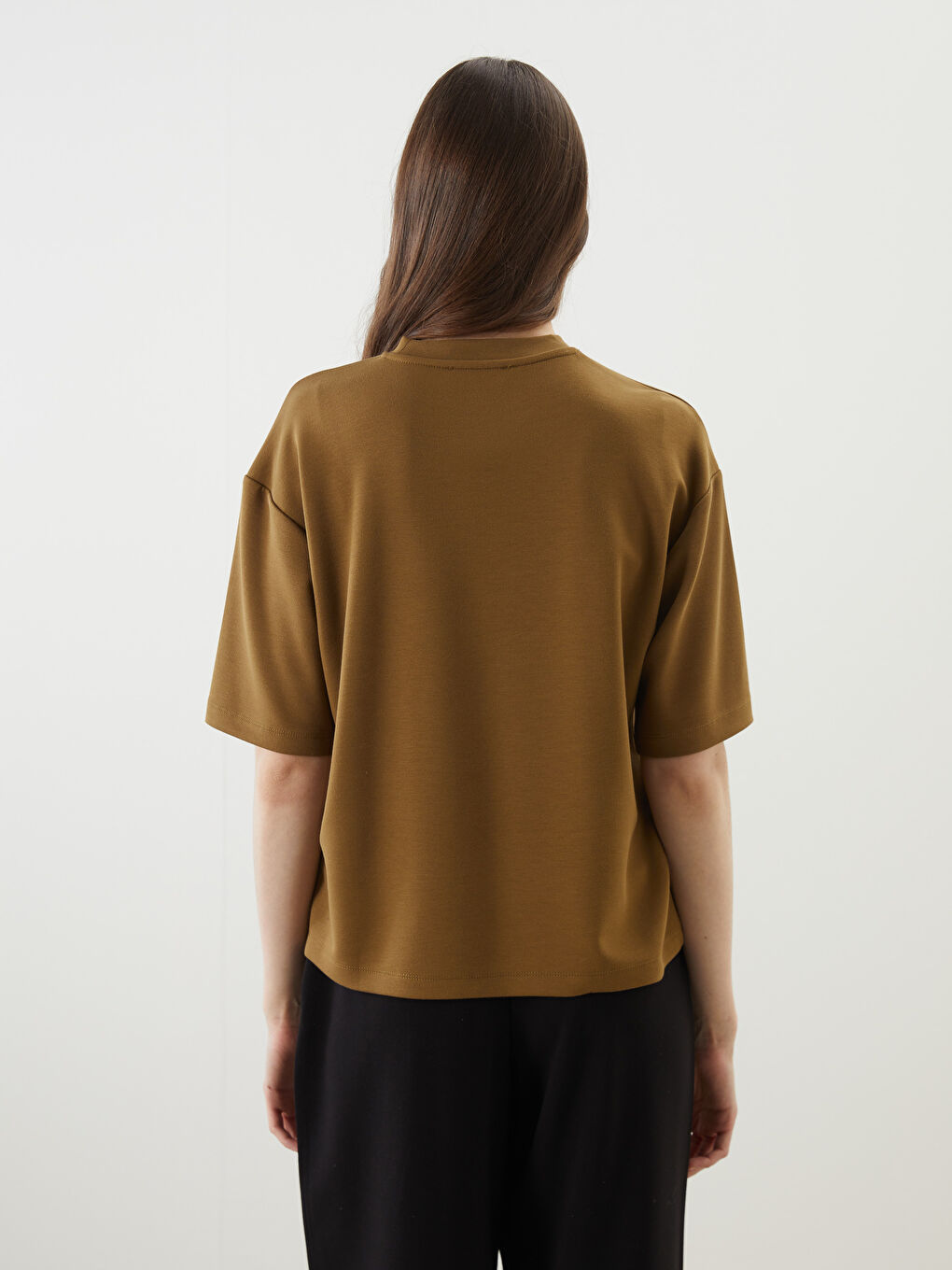 Haki Bisiklet Yaka Kadın Tişört-3