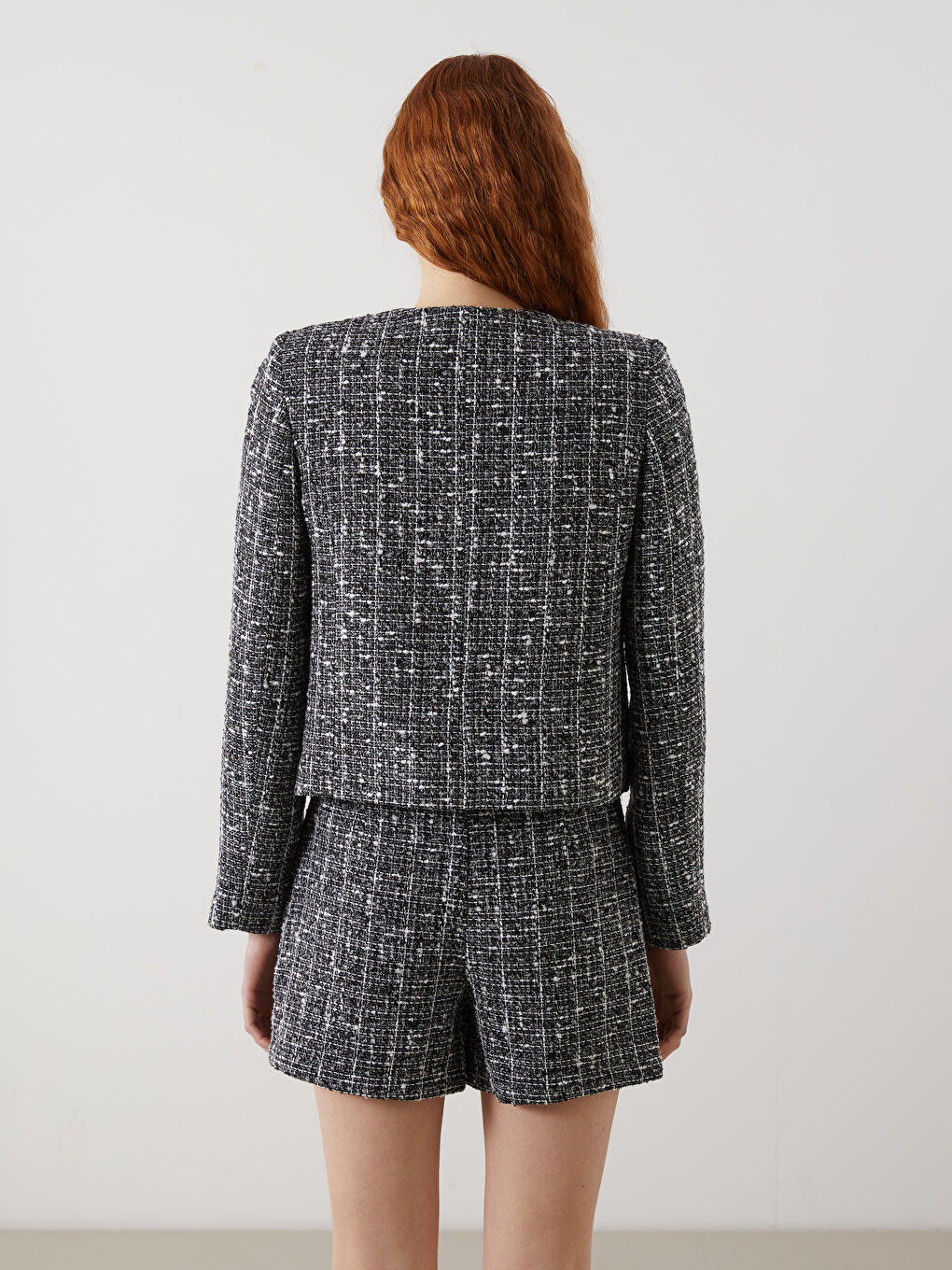 Siyah Bisiklet Yaka Kendinden Desenli Kadın Tüvit Ceket-3