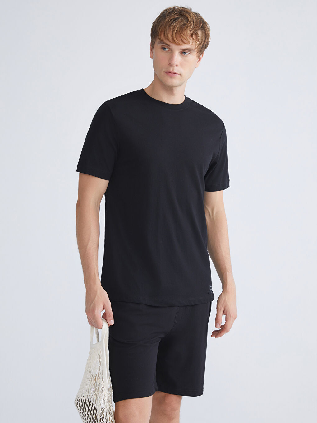 Siyah Bisiklet Yaka Penye Erkek Tişört-2